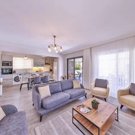 Lale With Private Pool, Sleeps 6 Willa *